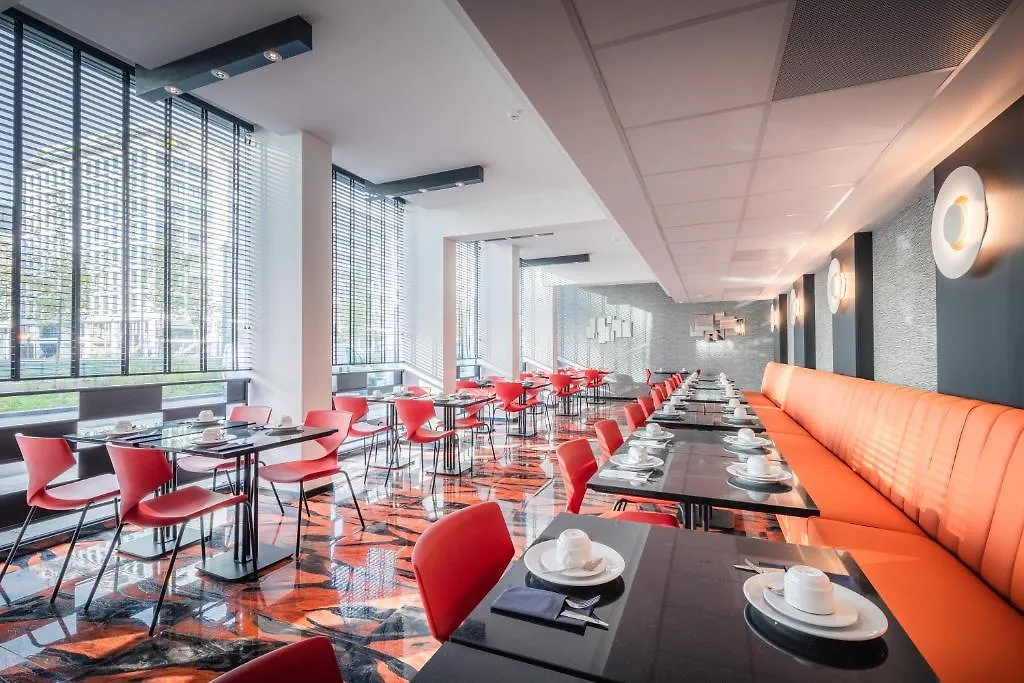 Top Amory Hotel By Hyllit Antwerp 3*,